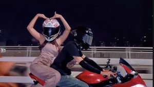 Ngeng! Fuji Dibonceng Seorang Pria: Mau Dibawa ke Mana Hubungan Kita?