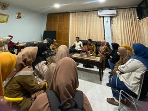 Tangis Guru Honorer Gowa Gagal Jadi PPPK, Singgung Gaji Sopir MBG Lebih Layak