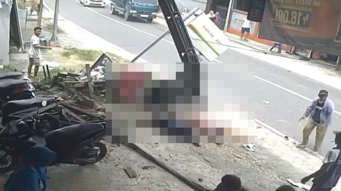 Kejar Jambret, Motor Bonceng 4 di Pamekasan Tabrak Tiang Toko-1 Tewas
