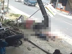 Video Motor Bonceng 4 Tabrakan saat Kejar Jambret di Pamekasan, 1 Tewas