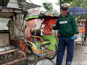 Becak, Usia dan Doa Istri yang Menjaga Nana Tetap Bertahan