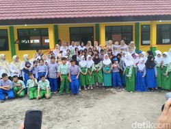 Mimik Resmikan 4 Ruang Kelas Baru SDN di Sidoarjo Dibangun Pakai APBN