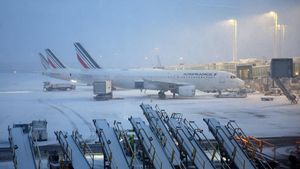 Salju Lebat Lumpuhkan Penerbangan di Paris