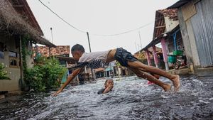 Tanggul Sungai Bremi Jebol, Ratusan KK di Pekalongan Terdampak Banjir