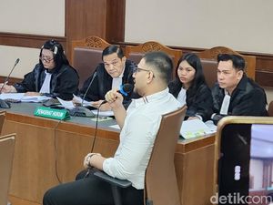 Dicecar Hakim soal Punya 2 HP di Rutan, Ammar Zoni: Satu Hasil Gadai Tahanan