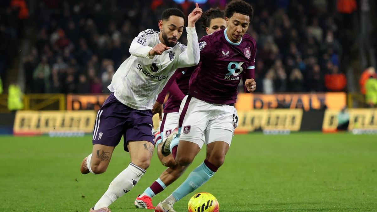 Manchester United tertinggal 0-1 dari Burnley di babak pertama (Foto: REUTERS/Russell Cheyne)