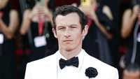 Sosok Callum Turner, Tunangan Dua Lipa yang Diisukan Jadi James Bond