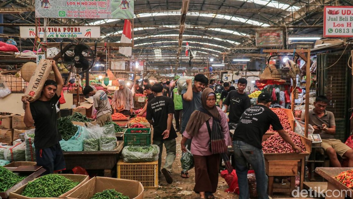 Pramono Anung Rencanakan Koperasi Pedagang Kramat Jati untuk Pasok Ikan RS