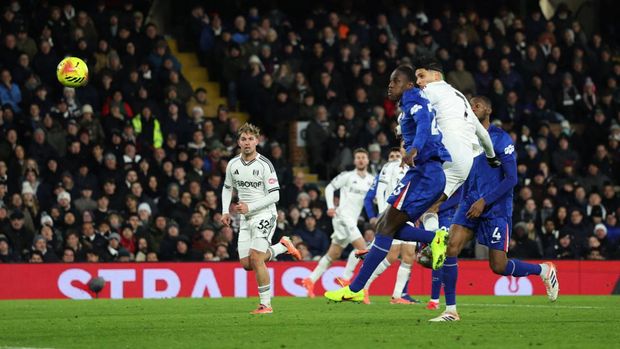 Fulham vs Chelsea Soccer Football - Premier League - Fulham v Chelsea - Craven Cottage, London, Britain - January 7, 2026 Chelsea's Liam Delap scores their first goal REUTERS/David Klein EDITORIAL USE ONLY. NO USE WITH UNAUTHORIZED AUDIO, VIDEO, DATA, FIXTURE LISTS, CLUB/LEAGUE LOGOS OR 'LIVE' SERVICES. ONLINE IN-MATCH USE LIMITED TO 120 IMAGES, NO VIDEO EMULATION. NO USE IN BETTING, GAMES OR SINGLE CLUB/LEAGUE/PLAYER PUBLICATIONS. PLEASE CONTACT YOUR ACCOUNT REPRESENTATIVE FOR FURTHER DETAILS..