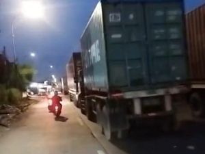 Cakung-Cilincing Macet Parah Malam Ini, Kendaraan Mengular 6 Kilometer