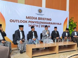 Penerbangan Jemaah Haji 2026 Pakai 2 Maskapai, Gus Irfan: Insyaallah Tak Akan Ada Kendala