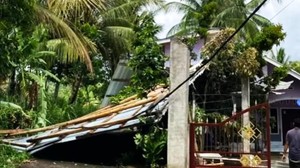 Angin Kencang Rusak 3 Rumah Warga di Lombok Timur, Kerugian Belasan Juta