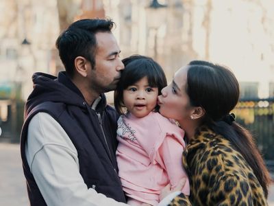 8 Gaya Lily Anak Raffi-Nagita, Dress Fendi Hingga Tas Dior Curi Atensi