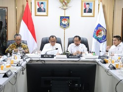 Mendagri Bahas Percepatan Rehabilitasi Pascabencana Sumatera