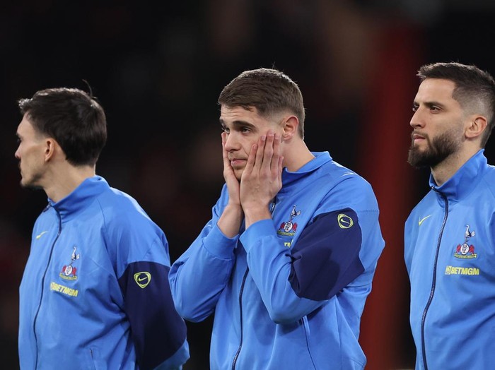 BOURNEMOUTH, ENGLAND - JANUARY 07: Micky van de Ven of Tottenham Hotspur reacts during the Premier League match between Bournemouth and Tottenham Hotspur at Vitality Stadium on January 07, 2026 in Bournemouth, England. (Photo by Catherine Ivill - AMA/Getty Images)