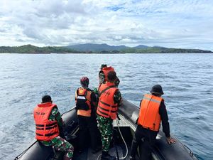 Tim SAR Menyelam di Lokasi Penemuan Bangkai Kapal Putri Sakinah