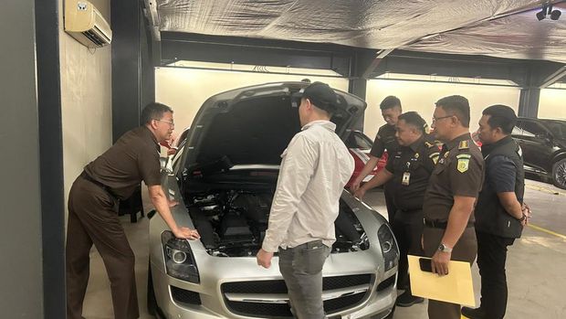 Pengecekan aset rampasan dari kasus Harvey Moeis (dok. Kejagung)