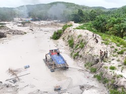 Operasi Masif PETI di Kuansing, Polda Riau Musnahkan 940 Rakit dalam 6 Bulan
