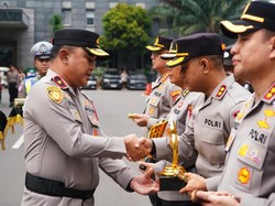 Pos Ikonik Operasi Lilin Polres Tangsel Raih Penghargaan dari Polda Metro