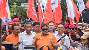 Tuntutan Kenaikan UMP Tak Dipenuhi, Buruh Ancam Demo Lanjutan 15 Januari
