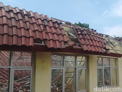 Atap 3 Ruang Kelas SD di Majalengka Ambruk Usai Siswa Ambil MBG