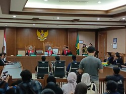 Hakim Tolak Eksepsi Delpedro dkk di Kasus Hasutan Terkait Kericuhan Agustus