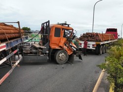 Truk Celaka di Flyover Ciputat Sempat Mundur, Pasutri Loncat dari Motor