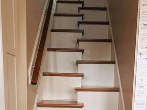 Jendela Miring-Tangga Mini, Desain Rumah Aneh yang Katanya buat Tangkal Penyihir