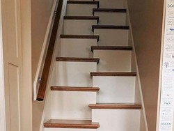 Jendela Miring-Tangga Mini, Desain Rumah Aneh yang Katanya buat Tangkal Penyihir