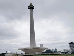 Monas Masih Jadi Favorit Wisata Keluarga dan Anak Sekolah