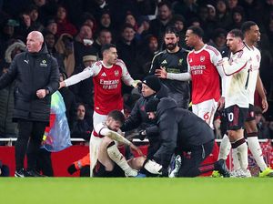 Semua Penggawa Liverpool Marah saat Martinelli Dorong Bradley