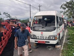Pulang Operasi SAR Gunung Slamet, Elf PMI Magelang Kecelakaan di Purbalingga