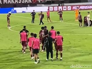 Tangis Pemain PSM Pecah Usai Dipermalukan Bali United di Stadion BJ Habibie