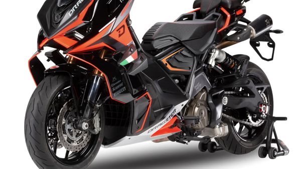 Wujud Italjet Dragster 459, Motor Sport Berbaju Motor Matic