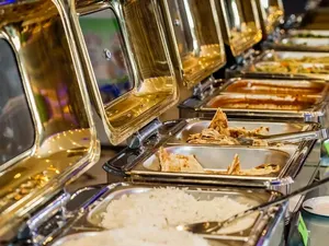 Enak Tapi... Ini 5 Hal Menjijikkan dari Makanan Buffet