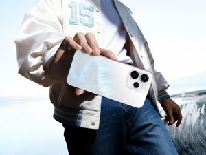 OPPO Resmi Buka Pre-Order Reno15 Series, Usung Desain Dancing Aurora