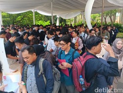 Membludak! Pelamar Serbu Lowongan Trans Luxury Hotel, Sampai Putari Transpark