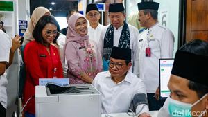 Pramono Cek Layanan di Puskesmas Kebayoran Lama