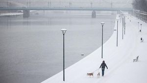 Salju Tebal Selimuti Krakow, Musim Dingin Polandia Kian Ekstrem