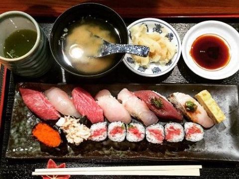 Sultan! Sushi Termahal di Dunia Ini Harganya Mencapai Rp 32 Juta