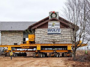 Teknologi Gila! Rumah dan Hotel Bisa Dipindahkan Utuh Tanpa Retak Secuil Pun