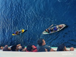 Menjemput Koin di Mulut Baling-baling Maut