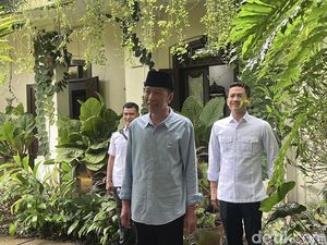 2 Tersangka Tudingan Ijazah Palsu Disebut Pelukan Erat dengan Jokowi