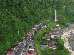 Antrean Panjang Terjadi di Jalur Lembah Anai Pascabencana