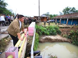 Banjir OKU Timur Disebabkan Penyempitan Aliran Sungai di OKI