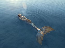 Heboh Wanita Nyemplung di Kolam Tetangga Tanpa Busana, Ingin Jadi Mermaid