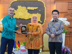 Khofifah Pastikan Proyek SRRL Tahap I Gubeng-Sidoarjo Jalan Tahun 2027