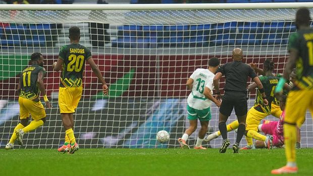 Iliman Cheikh Baroy Ndiaye of Senegal  scores and celebrates his teams first goal  during the quarter final match between Senegal and Mali at Tangier Stadium, Tangier, Morocco on January 9, 2026.  (Photo by Ulrik Pedersen/NurPhoto via Getty Images)