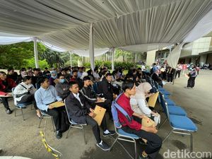 Antusias! Pelamar Kerja Trans Luxury Hotel Jakarta Membludak