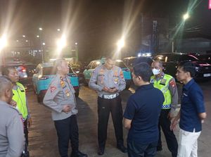 Apes 2 Kali, Taksi Listrik di Tangerang Tubruk Resto Usai Ditabrak